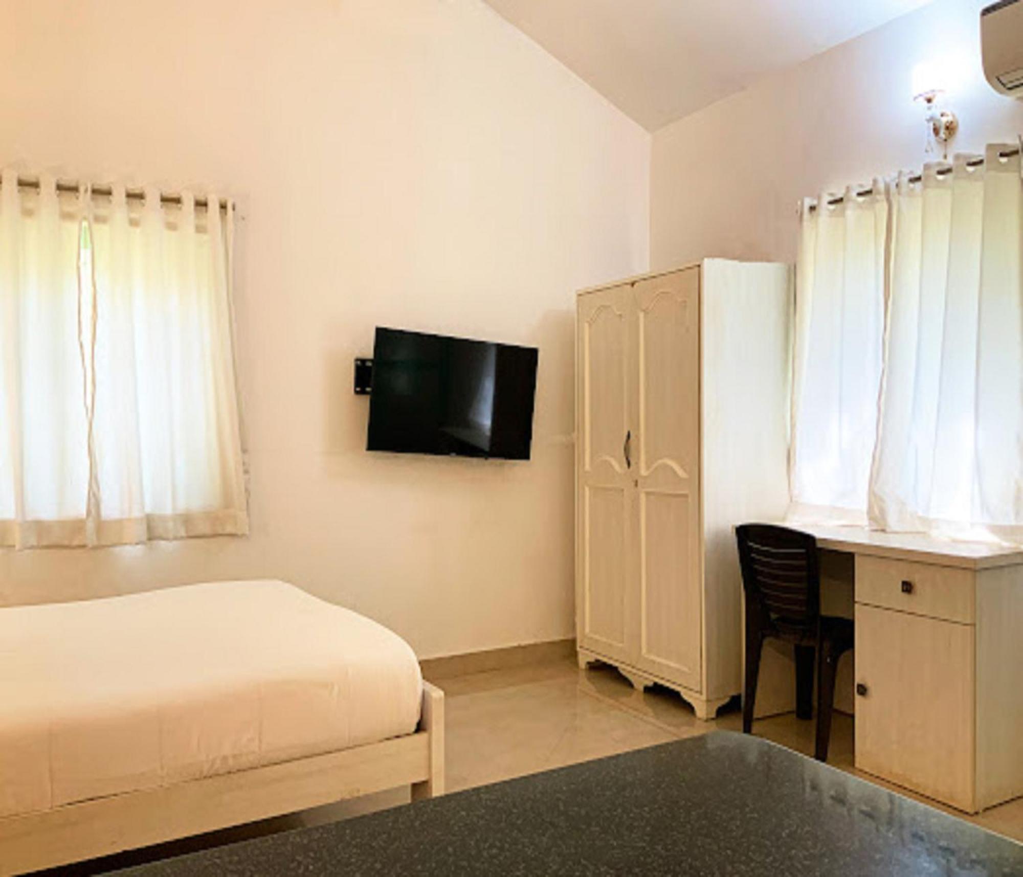 Lar Amorosa Boutique Hotel - Goa Калангуте Екстериор снимка
