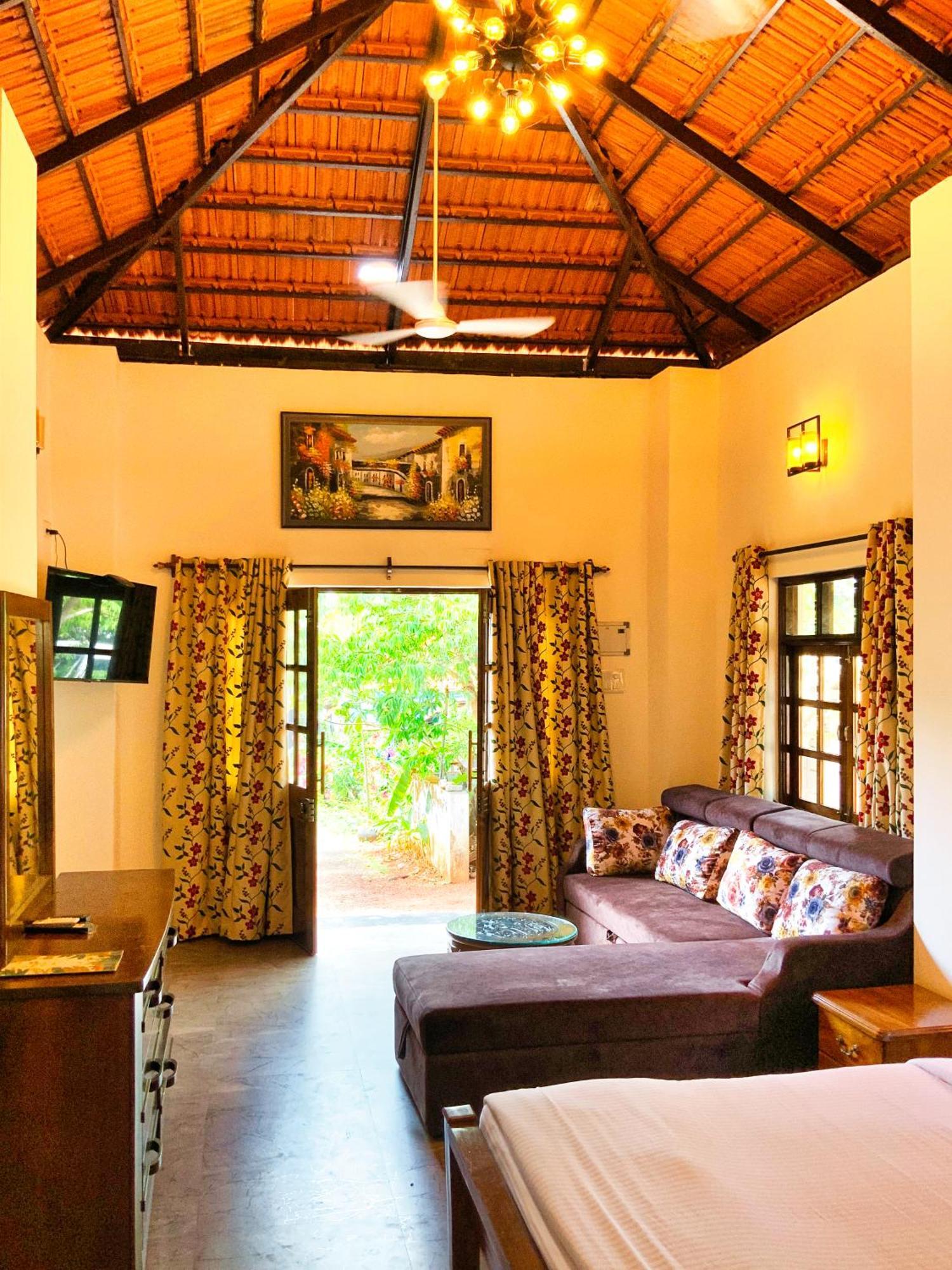Lar Amorosa Boutique Hotel - Goa Калангуте Екстериор снимка