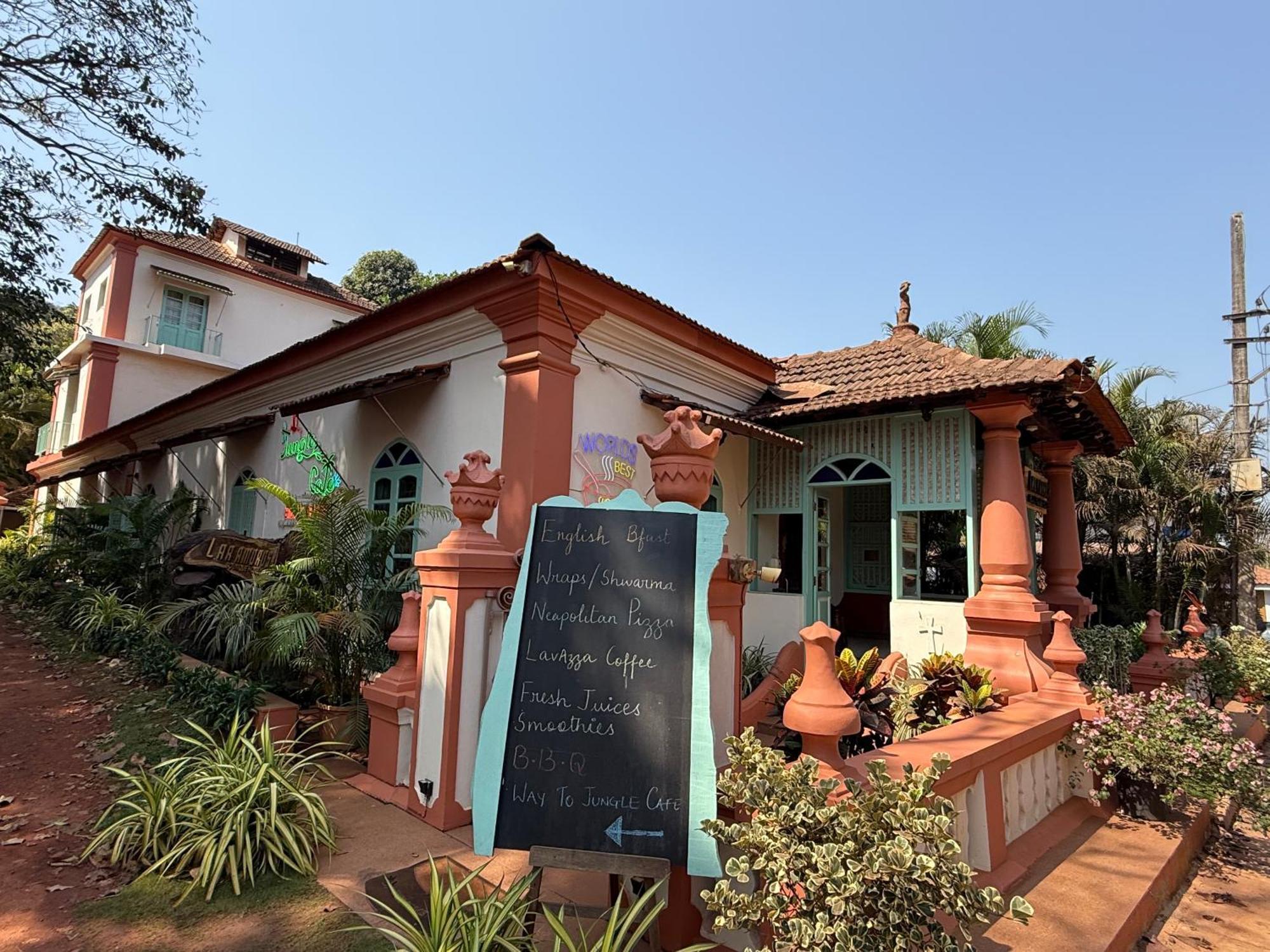 Lar Amorosa Boutique Hotel - Goa Калангуте Екстериор снимка