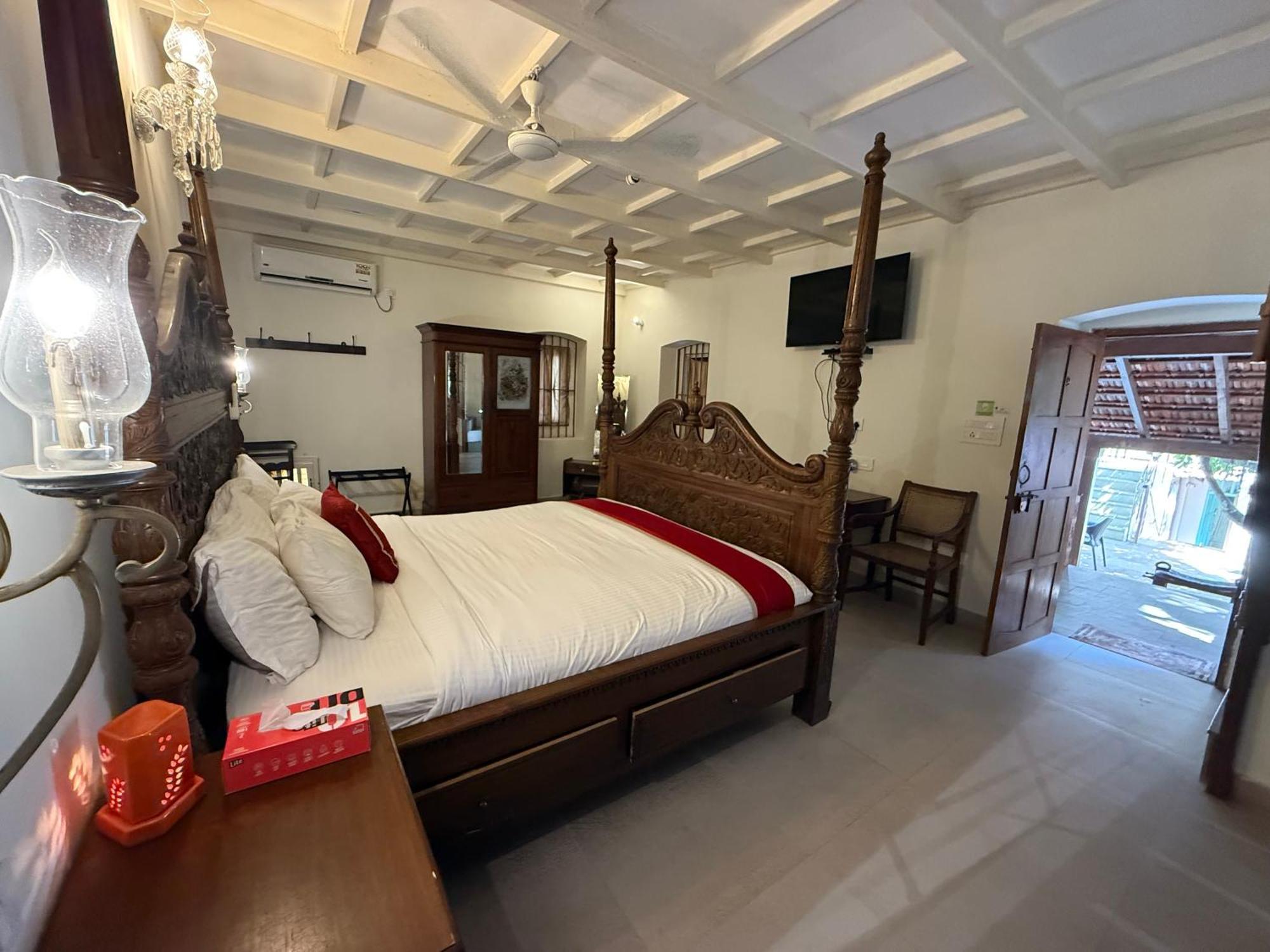 Lar Amorosa Boutique Hotel - Goa Калангуте Екстериор снимка