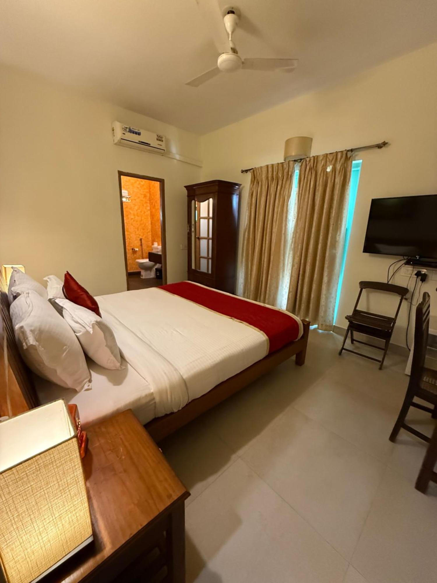 Lar Amorosa Boutique Hotel - Goa Калангуте Екстериор снимка